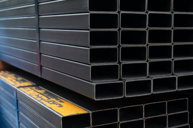 Kare metal boru arka plan yığını