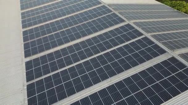 Panneaux Solaires Installés Sur Toit Grand Bâtiment Industriel Entrepôt — Video