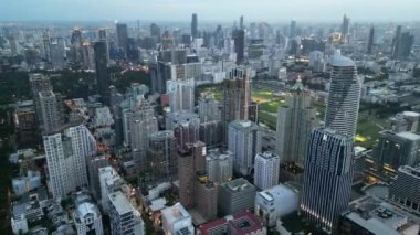 Bangkok 'un finans sektöründeki 4K Gökdelen binaları