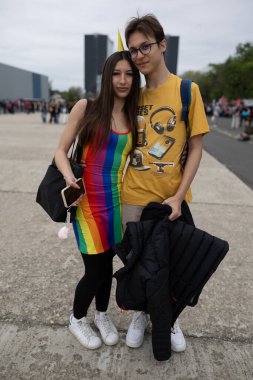Bükreş, Romanya - 27 Nisan 2025: Doğu Avrupa Comic Con 'da Cosplayers. Çizgi roman, film, TV dizisi, bilim kurgu ve fantezi, oyun, Japon kültürü, Anime, Manga, tahta oyunları, kart oyunları ve son olarak da teknoloji oyunlarını seviyorlar..