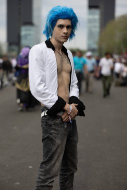 Bükreş, Romanya - 27 Nisan 2025: Doğu Avrupa Comic Con 'da Cosplayers. Çizgi roman, film, TV dizisi, bilim kurgu ve fantezi, oyun, Japon kültürü, Anime, Manga, tahta oyunları, kart oyunları ve son olarak da teknoloji oyunlarını seviyorlar..