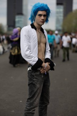 Bükreş, Romanya - 27 Nisan 2025: Doğu Avrupa Comic Con 'da Cosplayers. Çizgi roman, film, TV dizisi, bilim kurgu ve fantezi, oyun, Japon kültürü, Anime, Manga, tahta oyunları, kart oyunları ve son olarak da teknoloji oyunlarını seviyorlar..