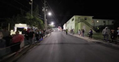 George Town, Exuma, Bahamalar - 4 Ocak 2025: Junkanoo, İngiliz sömürgelerinde Afrika köleliği döneminde yapılmış ve 1700 'lere dayandığı söylenen bir festivaldir.