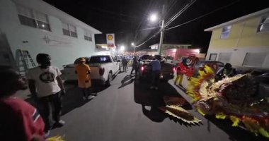 George Town, Exuma, Bahamalar - 4 Ocak 2025: Junkanoo, İngiliz sömürgelerinde Afrika köleliği döneminde yapılmış ve 1700 'lere dayandığı söylenen bir festivaldir.