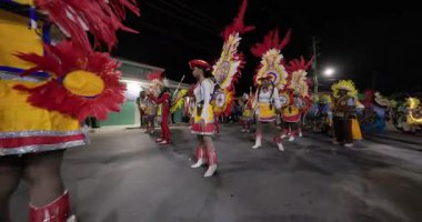 George Town, Exuma, Bahamalar - 4 Ocak 2025: Junkanoo, İngiliz sömürgelerinde Afrika köleliği döneminde yapılmış ve 1700 'lere dayandığı söylenen bir festivaldir.