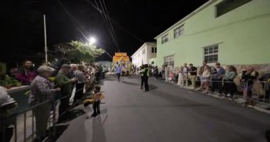 George Town, Exuma, Bahamalar - 4 Ocak 2025: Junkanoo, İngiliz sömürgelerinde Afrika köleliği döneminde yapılmış ve 1700 'lere dayandığı söylenen bir festivaldir.