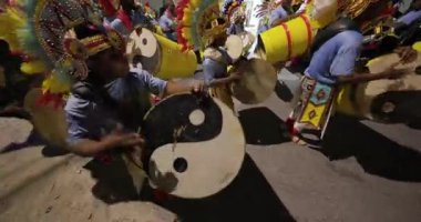 George Town, Exuma, Bahamalar - 4 Ocak 2025: Junkanoo, İngiliz sömürgelerinde Afrika köleliği döneminde yapılmış ve 1700 'lere dayandığı söylenen bir festivaldir.