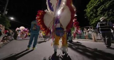 George Town, Exuma, Bahamalar - 4 Ocak 2025: Junkanoo, İngiliz sömürgelerinde Afrika köleliği döneminde yapılmış ve 1700 'lere dayandığı söylenen bir festivaldir.