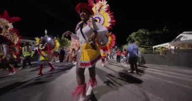 George Town, Exuma, Bahamalar - 4 Ocak 2025: Junkanoo, İngiliz sömürgelerinde Afrika köleliği döneminde yapılmış ve 1700 'lere dayandığı söylenen bir festivaldir.