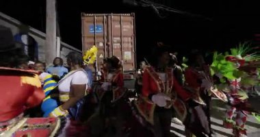 George Town, Exuma, Bahamalar - 4 Ocak 2025: Junkanoo, İngiliz sömürgelerinde Afrika köleliği döneminde yapılmış ve 1700 'lere dayandığı söylenen bir festivaldir.