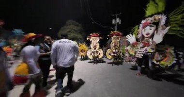 George Town, Exuma, Bahamalar - 4 Ocak 2025: Junkanoo, İngiliz sömürgelerinde Afrika köleliği döneminde yapılmış ve 1700 'lere dayandığı söylenen bir festivaldir.