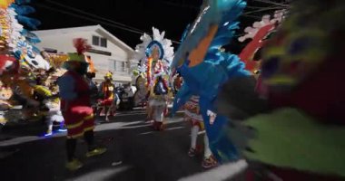 George Town, Exuma, Bahamalar - 4 Ocak 2025: Junkanoo, İngiliz sömürgelerinde Afrika köleliği döneminde yapılmış ve 1700 'lere dayandığı söylenen bir festivaldir.