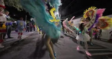 George Town, Exuma, Bahamalar - 4 Ocak 2025: Junkanoo, İngiliz sömürgelerinde Afrika köleliği döneminde yapılmış ve 1700 'lere dayandığı söylenen bir festivaldir.