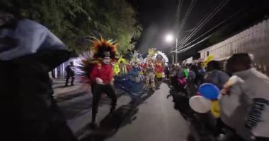 George Town, Exuma, Bahamalar - 4 Ocak 2025: Junkanoo, İngiliz sömürgelerinde Afrika köleliği döneminde yapılmış ve 1700 'lere dayandığı söylenen bir festivaldir.