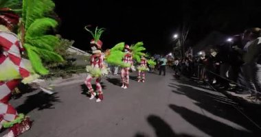 George Town, Exuma, Bahamalar - 4 Ocak 2025: Junkanoo, İngiliz sömürgelerinde Afrika köleliği döneminde yapılmış ve 1700 'lere dayandığı söylenen bir festivaldir.