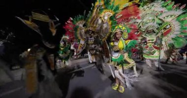 George Town, Exuma, Bahamalar - 4 Ocak 2025: Junkanoo, İngiliz sömürgelerinde Afrika köleliği döneminde yapılmış ve 1700 'lere dayandığı söylenen bir festivaldir.