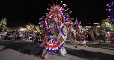 George Town, Exuma, Bahamalar - 4 Ocak 2025: Junkanoo, İngiliz sömürgelerinde Afrika köleliği döneminde yapılmış ve 1700 'lere dayandığı söylenen bir festivaldir.