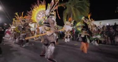 George Town, Exuma, Bahamalar - 4 Ocak 2025: Junkanoo, İngiliz sömürgelerinde Afrika köleliği döneminde yapılmış ve 1700 'lere dayandığı söylenen bir festivaldir.