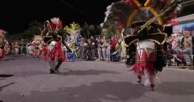 George Town, Exuma, Bahamalar - 4 Ocak 2025: Junkanoo, İngiliz sömürgelerinde Afrika köleliği döneminde yapılmış ve 1700 'lere dayandığı söylenen bir festivaldir.