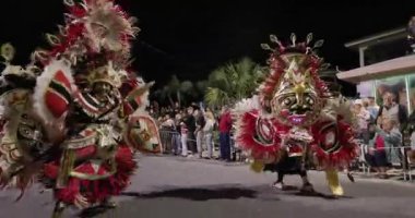 George Town, Exuma, Bahamalar - 4 Ocak 2025: Junkanoo, İngiliz sömürgelerinde Afrika köleliği döneminde yapılmış ve 1700 'lere dayandığı söylenen bir festivaldir.
