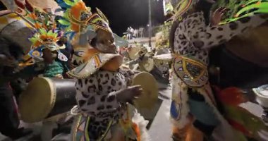 George Town, Exuma, Bahamalar - 4 Ocak 2025: Junkanoo, İngiliz sömürgelerinde Afrika köleliği döneminde yapılmış ve 1700 'lere dayandığı söylenen bir festivaldir.