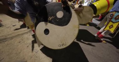 George Town, Exuma, Bahamalar - 4 Ocak 2025: Junkanoo, İngiliz sömürgelerinde Afrika köleliği döneminde yapılmış ve 1700 'lere dayandığı söylenen bir festivaldir.