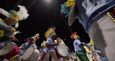 George Town, Exuma, Bahamalar - 4 Ocak 2025: Junkanoo, İngiliz sömürgelerinde Afrika köleliği döneminde yapılmış ve 1700 'lere dayandığı söylenen bir festivaldir.