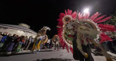 George Town, Exuma, Bahamalar - 4 Ocak 2025: Junkanoo, İngiliz sömürgelerinde Afrika köleliği döneminde yapılmış ve 1700 'lere dayandığı söylenen bir festivaldir.