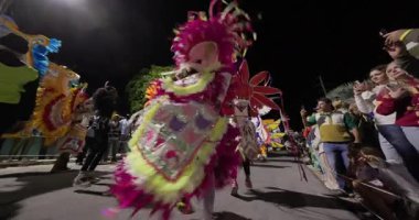 George Town, Exuma, Bahamalar - 4 Ocak 2025: Junkanoo, İngiliz sömürgelerinde Afrika köleliği döneminde yapılmış ve 1700 'lere dayandığı söylenen bir festivaldir.