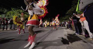 George Town, Exuma, Bahamalar - 4 Ocak 2025: Junkanoo, İngiliz sömürgelerinde Afrika köleliği döneminde yapılmış ve 1700 'lere dayandığı söylenen bir festivaldir.