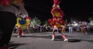 George Town, Exuma, Bahamalar - 4 Ocak 2025: Junkanoo, İngiliz sömürgelerinde Afrika köleliği döneminde yapılmış ve 1700 'lere dayandığı söylenen bir festivaldir.
