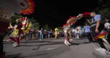 George Town, Exuma, Bahamalar - 4 Ocak 2025: Junkanoo, İngiliz sömürgelerinde Afrika köleliği döneminde yapılmış ve 1700 'lere dayandığı söylenen bir festivaldir.