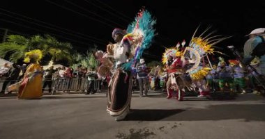 George Town, Exuma, Bahamalar - 4 Ocak 2025: Junkanoo, İngiliz sömürgelerinde Afrika köleliği döneminde yapılmış ve 1700 'lere dayandığı söylenen bir festivaldir.