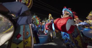 George Town, Exuma, Bahamalar - 4 Ocak 2025: Junkanoo, İngiliz sömürgelerinde Afrika köleliği döneminde yapılmış ve 1700 'lere dayandığı söylenen bir festivaldir.