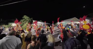 George Town, Exuma, Bahamalar - 4 Ocak 2025: Junkanoo, İngiliz sömürgelerinde Afrika köleliği döneminde yapılmış ve 1700 'lere dayandığı söylenen bir festivaldir.