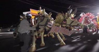 George Town, Exuma, Bahamalar - 4 Ocak 2025: Junkanoo, İngiliz sömürgelerinde Afrika köleliği döneminde yapılmış ve 1700 'lere dayandığı söylenen bir festivaldir.