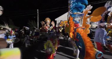 George Town, Exuma, Bahamalar - 4 Ocak 2025: Junkanoo, İngiliz sömürgelerinde Afrika köleliği döneminde yapılmış ve 1700 'lere dayandığı söylenen bir festivaldir.