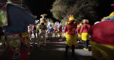 George Town, Exuma, Bahamalar - 4 Ocak 2025: Junkanoo, İngiliz sömürgelerinde Afrika köleliği döneminde yapılmış ve 1700 'lere dayandığı söylenen bir festivaldir.