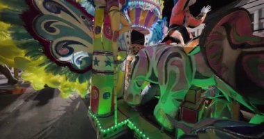 George Town, Exuma, Bahamalar - 4 Ocak 2025: Junkanoo, İngiliz sömürgelerinde Afrika köleliği döneminde yapılmış ve 1700 'lere dayandığı söylenen bir festivaldir.