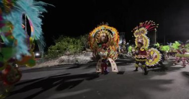 George Town, Exuma, Bahamalar - 4 Ocak 2025: Junkanoo, İngiliz sömürgelerinde Afrika köleliği döneminde yapılmış ve 1700 'lere dayandığı söylenen bir festivaldir.