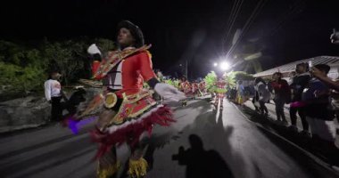 George Town, Exuma, Bahamalar - 4 Ocak 2025: Junkanoo, İngiliz sömürgelerinde Afrika köleliği döneminde yapılmış ve 1700 'lere dayandığı söylenen bir festivaldir.
