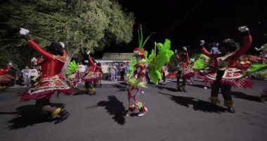 George Town, Exuma, Bahamalar - 4 Ocak 2025: Junkanoo, İngiliz sömürgelerinde Afrika köleliği döneminde yapılmış ve 1700 'lere dayandığı söylenen bir festivaldir.