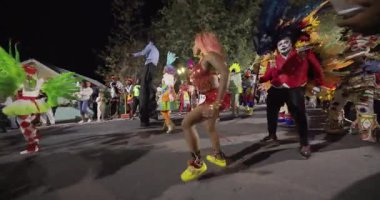 George Town, Exuma, Bahamalar - 4 Ocak 2025: Junkanoo, İngiliz sömürgelerinde Afrika köleliği döneminde yapılmış ve 1700 'lere dayandığı söylenen bir festivaldir.