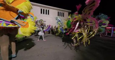 George Town, Exuma, Bahamalar - 4 Ocak 2025: Junkanoo, İngiliz sömürgelerinde Afrika köleliği döneminde yapılmış ve 1700 'lere dayandığı söylenen bir festivaldir.