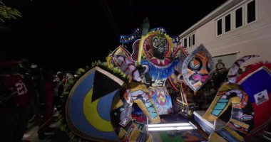 George Town, Exuma, Bahamalar - 4 Ocak 2025: Junkanoo, İngiliz sömürgelerinde Afrika köleliği döneminde yapılmış ve 1700 'lere dayandığı söylenen bir festivaldir.