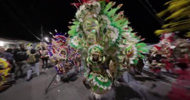 George Town, Exuma, Bahamalar - 4 Ocak 2025: Junkanoo, İngiliz sömürgelerinde Afrika köleliği döneminde yapılmış ve 1700 'lere dayandığı söylenen bir festivaldir.