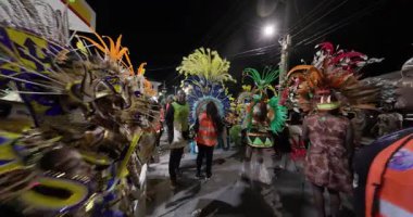 George Town, Exuma, Bahamalar - 4 Ocak 2025: Junkanoo, İngiliz sömürgelerinde Afrika köleliği döneminde yapılmış ve 1700 'lere dayandığı söylenen bir festivaldir.