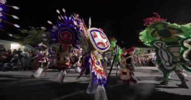 George Town, Exuma, Bahamalar - 4 Ocak 2025: Junkanoo, İngiliz sömürgelerinde Afrika köleliği döneminde yapılmış ve 1700 'lere dayandığı söylenen bir festivaldir.