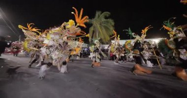 George Town, Exuma, Bahamalar - 4 Ocak 2025: Junkanoo, İngiliz sömürgelerinde Afrika köleliği döneminde yapılmış ve 1700 'lere dayandığı söylenen bir festivaldir.