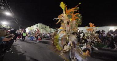 George Town, Exuma, Bahamalar - 4 Ocak 2025: Junkanoo, İngiliz sömürgelerinde Afrika köleliği döneminde yapılmış ve 1700 'lere dayandığı söylenen bir festivaldir.